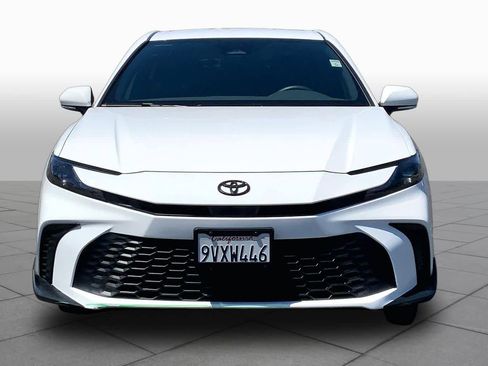 Used 2026 Toyota Camry SE FWD image 3