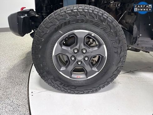 Used 2023 Jeep Gladiator Rubicon w/ Cold Weather Group image 7
