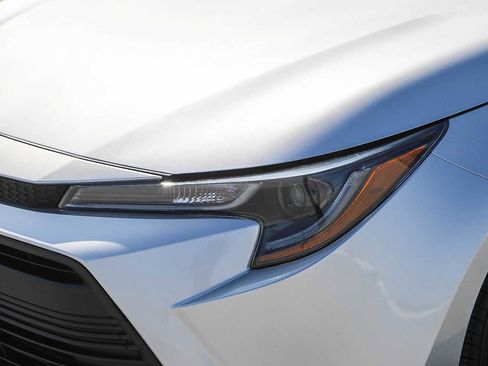 Used 2023 Toyota Corolla LE image 8