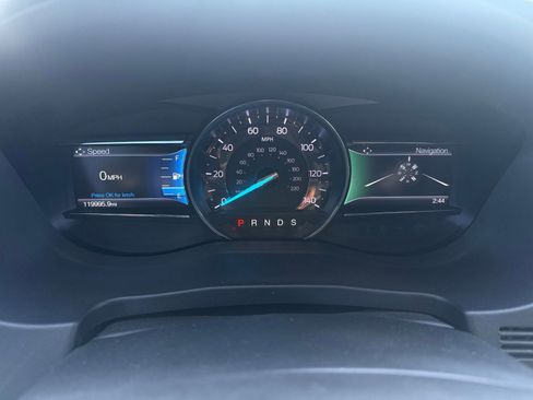 Used 2019 Ford Explorer Limited w/ Class III Trailer Tow Package image 7