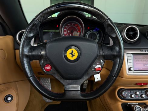 Used 2012 Ferrari California image 39