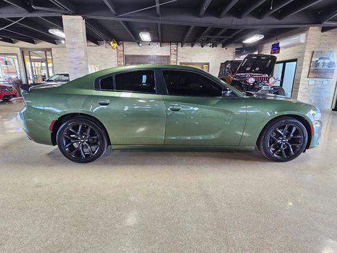 Used 2019 Dodge Charger SXT w/ Plus Group image 8