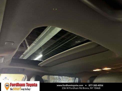 Used 2023 Toyota Highlander XLE AWD/4WD image 19