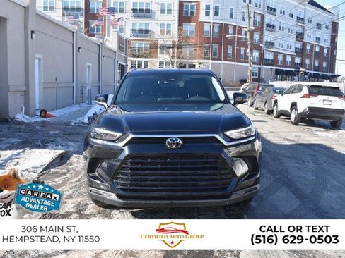 Used 2025 Toyota Grand Highlander XLE image 2