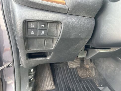 Used 2018 Honda CR-V Touring image 23