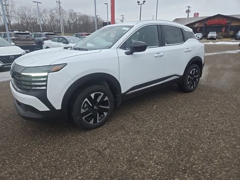 New 2026 Nissan Kicks SV image 3