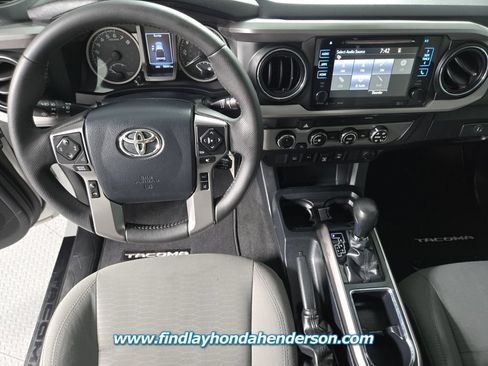 Used 2019 Toyota Tacoma SR5 AWD/4WD image 17