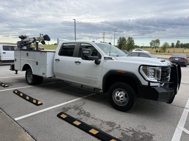 Used 2021 GMC Sierra 3500 4x4 Crew Cab w/ Convenience Package image 4