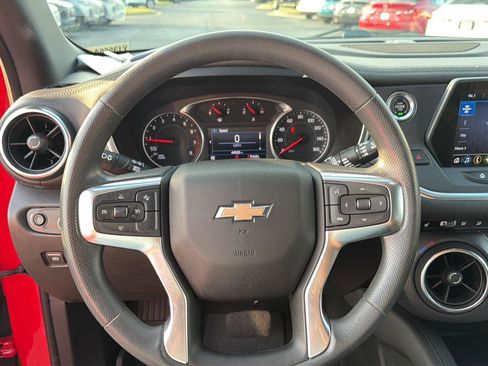 Used 2021 Chevrolet Blazer LT FWD image 19