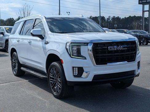 Used 2023 GMC Yukon SLE image 3