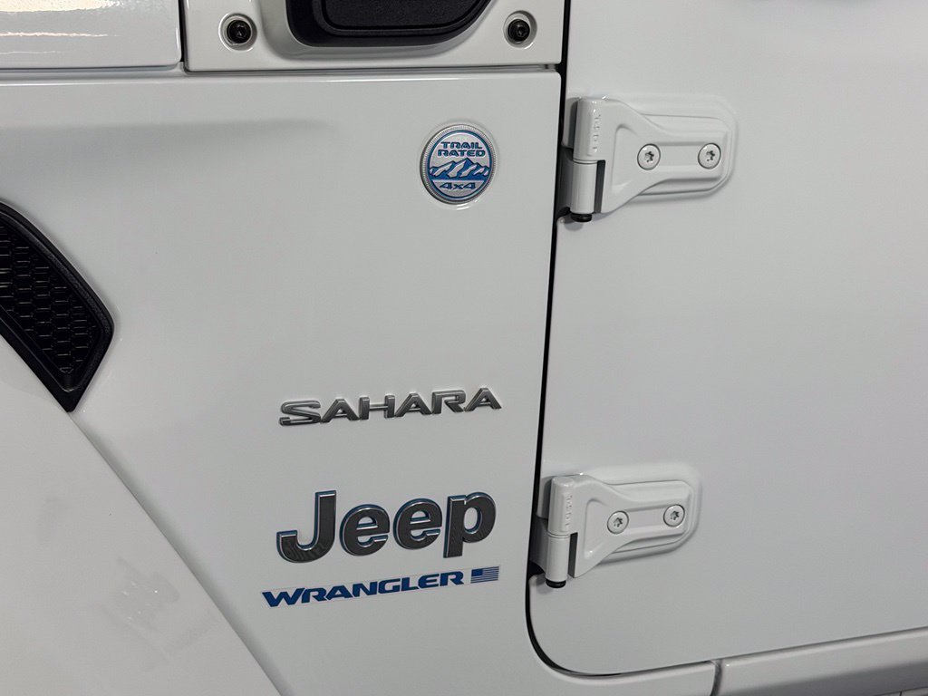 Used 2024 Jeep Wrangler Unlimited Sahara w/ Technology Group AWD/4WD image 11