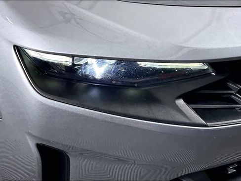 Used 2021 Chevrolet Camaro LT RWD image 29