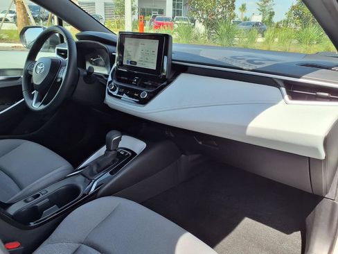 Used 2025 Toyota Corolla SE FWD image 11