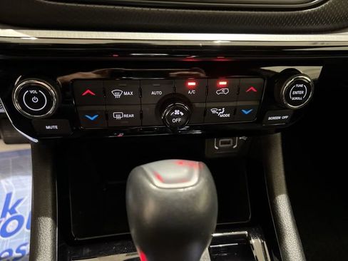 Used 2025 Jeep Compass Trailhawk AWD/4WD image 16
