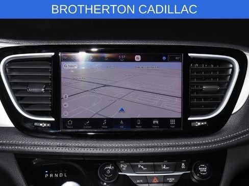 Used 2023 Chrysler Pacifica Limited w/ S Appearance Package FWD image 22