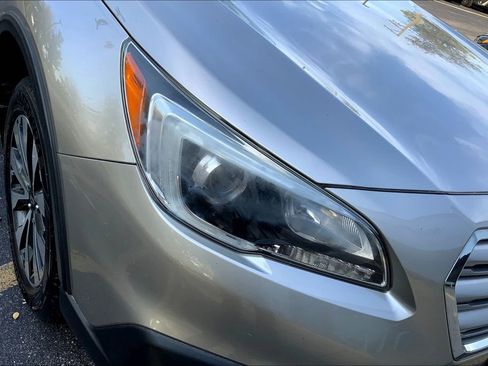 Used 2017 Subaru Outback 2.5i Limited image 30