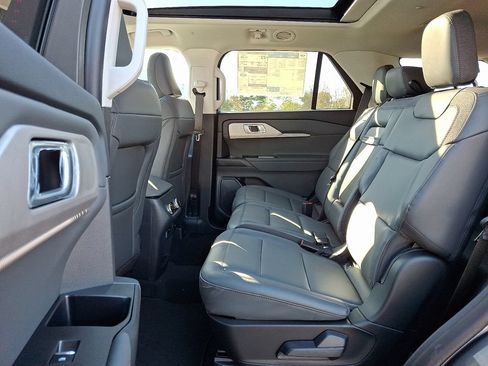 New 2026 Ford Explorer Active w/ Active Comfort Package AWD/4WD image 6