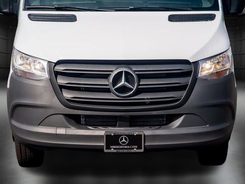 Used 2024 Mercedes-Benz Sprinter 3500 image 12