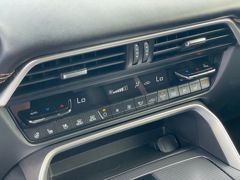 Certified 2024 MAZDA CX-90 3.3 Turbo w/ Premium Plus Pkg image 21