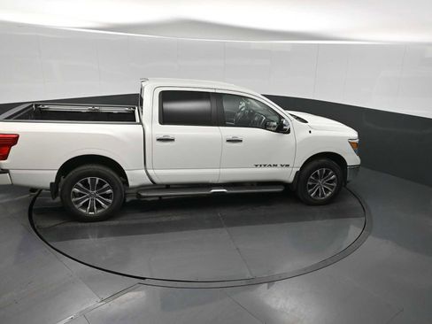 Used 2019 Nissan Titan SL image 22