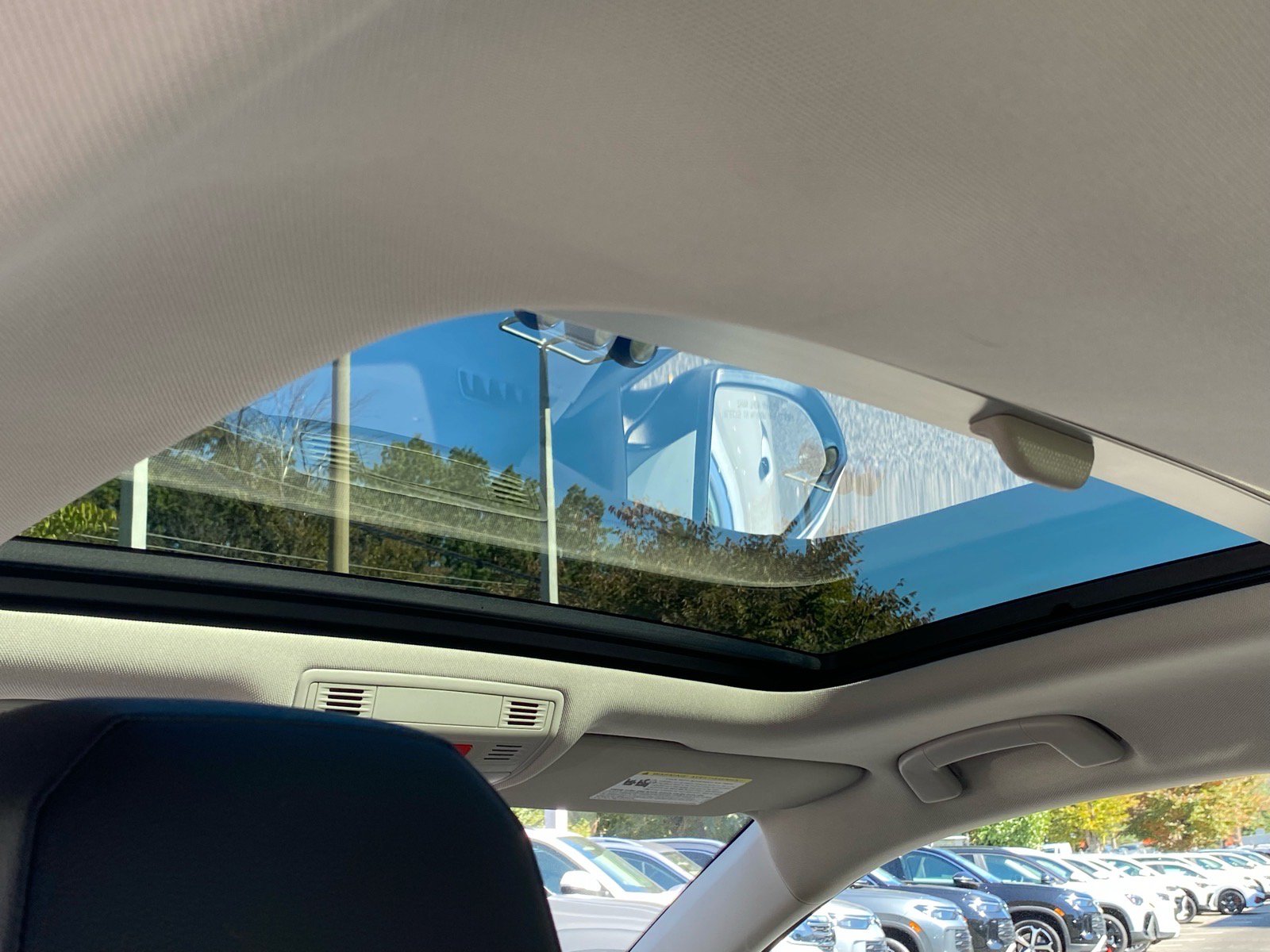 Certified 2024 Volkswagen Jetta SE FWD image 21