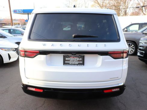 Used 2024 Jeep Wagoneer L Series II w/ Flexible Seating Group image 4
