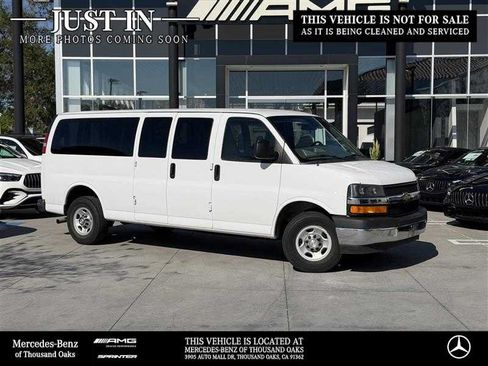 Used 2022 Chevrolet Express 3500 LT w/ LT Preferred Equipment Group RWD image 1