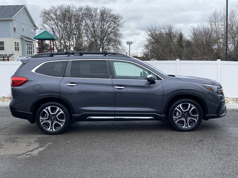 Used 2023 Subaru Ascent Touring image 7