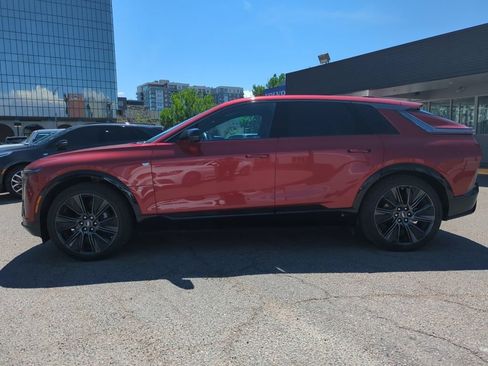 Certified 2024 Cadillac Lyriq Sport w/ LPO, Floor Liner Package AWD/4WD image 4