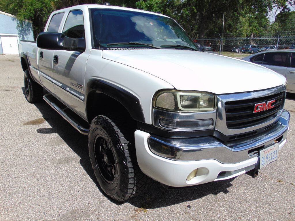 Used 2004 GMC Sierra 2500 SLT w/ Heavy-Duty Power Package AWD/4WD image 13