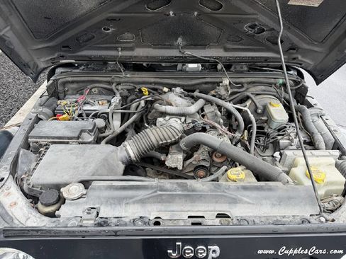 Used 2007 Jeep Wrangler Unlimited X w/ Dual Top Group RWD image 12