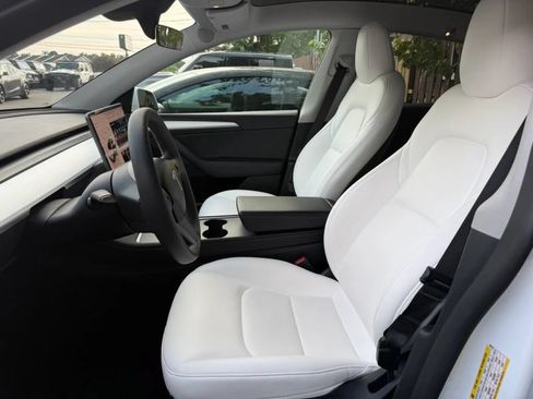 Used 2023 Tesla Model Y Long Range AWD/4WD image 2