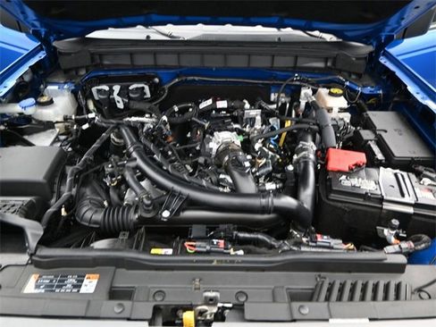 Used 2023 Ford Bronco Badlands image 18