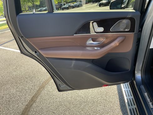 New 2026 Mercedes-Benz GLS 450 4MATIC image 37