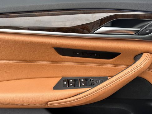 Used 2018 BMW 530e image 14