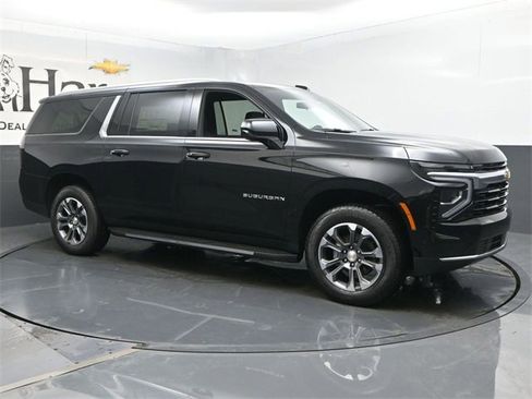 New 2025 Chevrolet Suburban LS image 6
