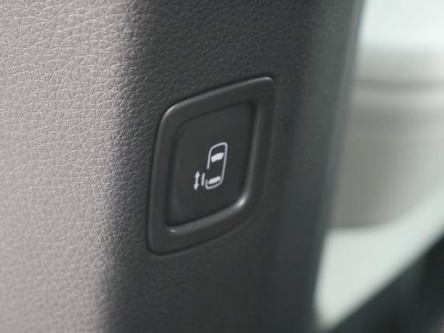 Used 2024 Kia Carnival EX FWD image 42