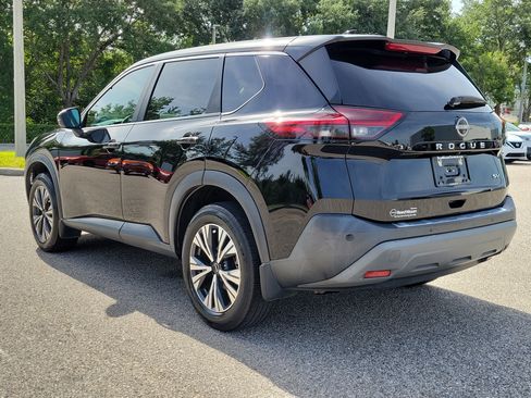 Certified 2022 Nissan Rogue SV FWD image 8