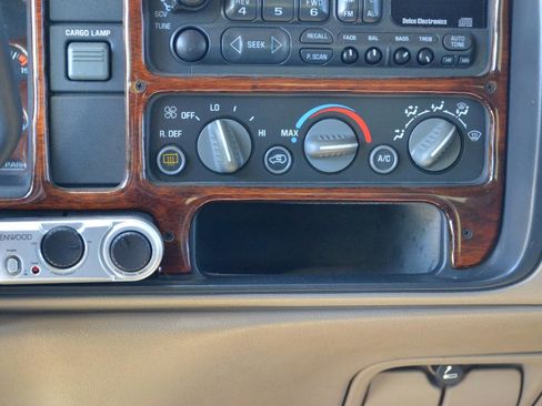 Used 1998 GMC Sierra 3500 4x4 Crew Cab w/ Marketing Option Pkg 3 image 19
