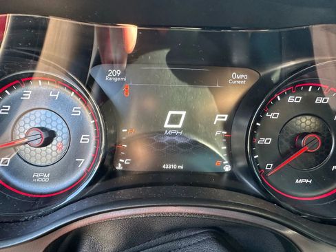 Used 2020 Dodge Charger SXT w/ Blacktop Package image 25