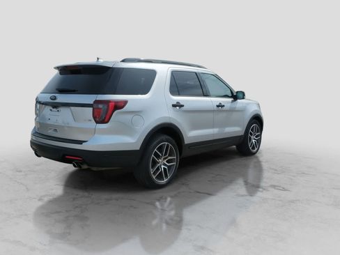 Used 2018 Ford Explorer Sport w/ Equipment Group 401A AWD/4WD image 8