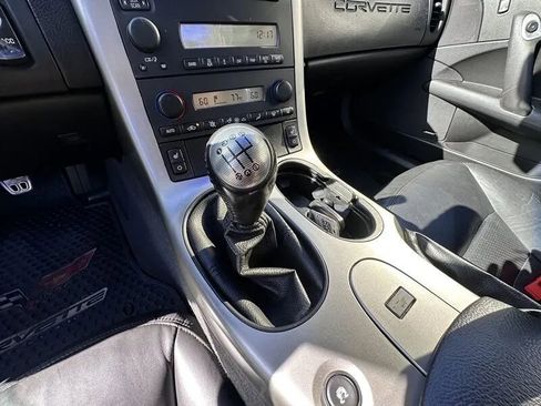 Used 2005 Chevrolet Corvette Coupe w/ Preferred Equipment Group RWD image 19