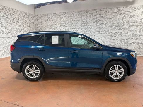 Used 2021 GMC Terrain SLE w/ Driver Convenience Package image 8