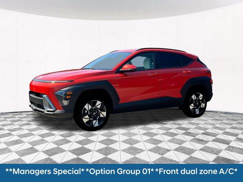 Used 2025 Hyundai Kona SEL AWD/4WD image 2