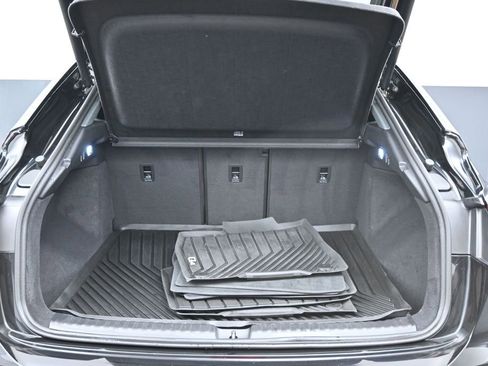 Used 2023 Audi Q4 e-tron Premium Plus w/ Premium Plus image 19