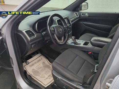 Used 2018 Jeep Grand Cherokee Laredo image 7