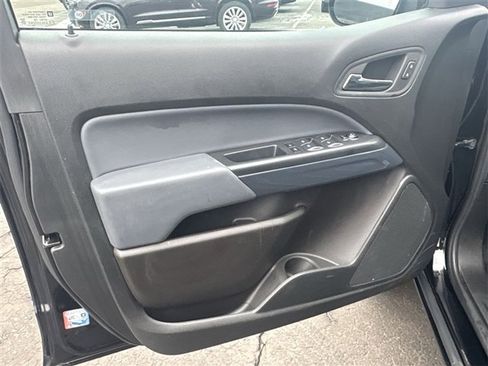 Certified 2022 Chevrolet Colorado Z71 w/ Z71 Midnight Edition image 20