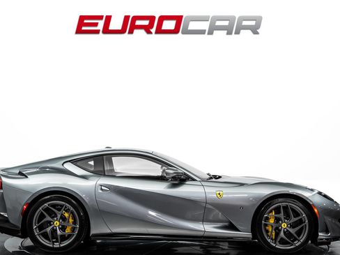 Used 2020 Ferrari 812 Superfast RWD image 6