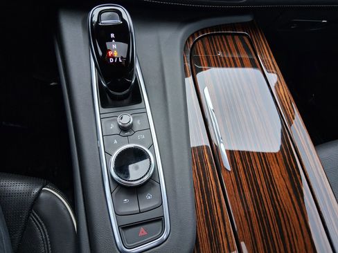 Used 2022 Cadillac Escalade ESV Premium Luxury w/ Performance Package image 23