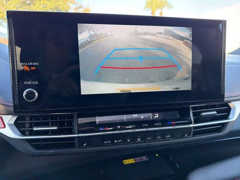 Used 2025 Toyota Sienna XSE w/ XSE Plus Package image 16